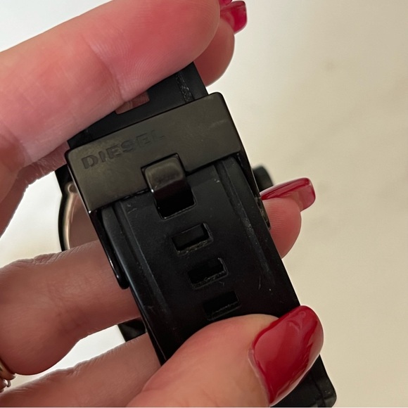 Diesel Men's Round Black Dial Watch With Black Silicone Strap - Picture 4 of 9